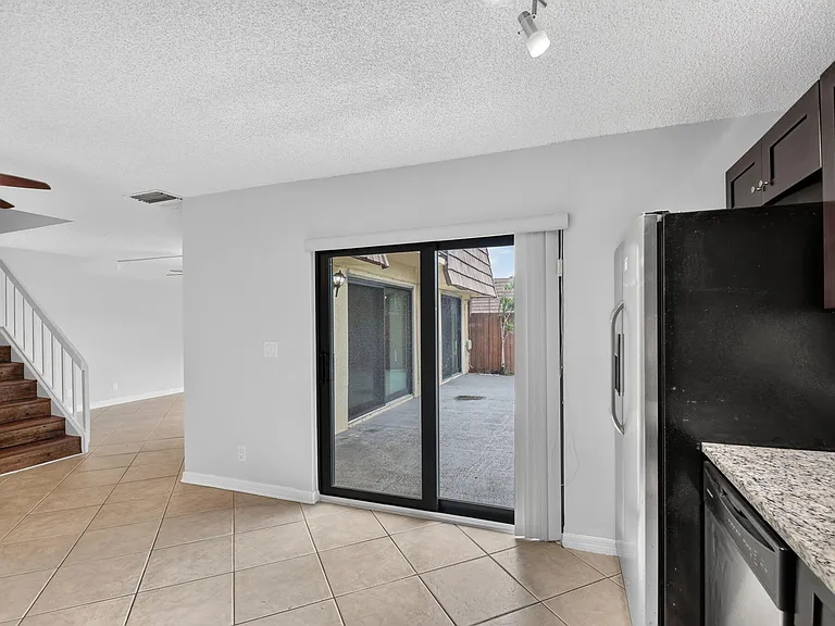 744 Springdale Cir — Photo 14