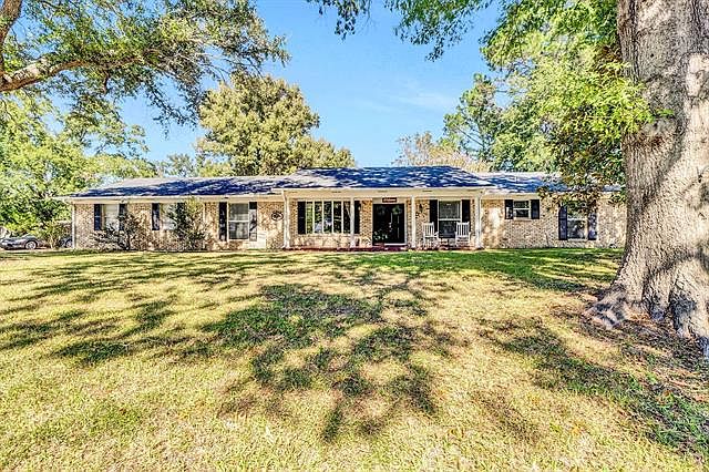 1st image of 145 Circle Dr