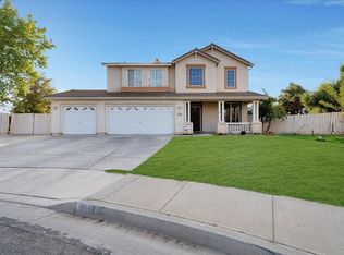 1172 W Pepper Dr, Hanford, CA 93230