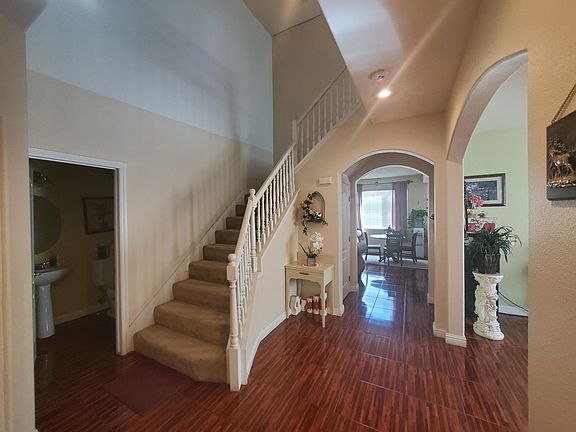 2nd image of 3931 E Hillcrest Ave