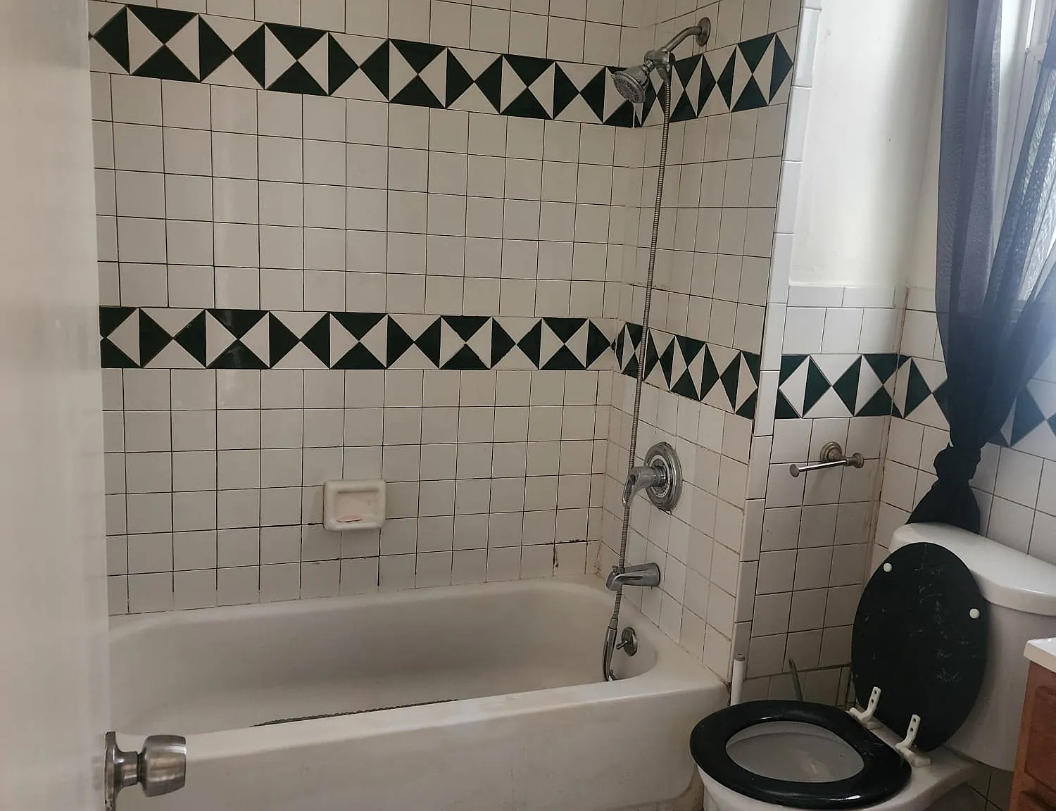 2 bed, 1.0 bath, $2,600 — Photo 1