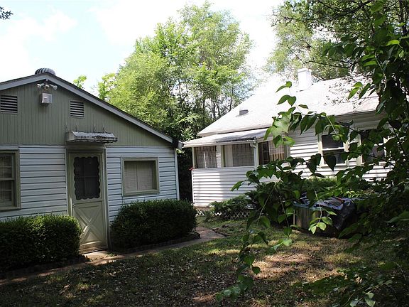 3rd image of 7126 Picadilly Ave
