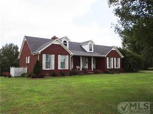 1015 Oak Grove Rd, Goodspring, TN 38460