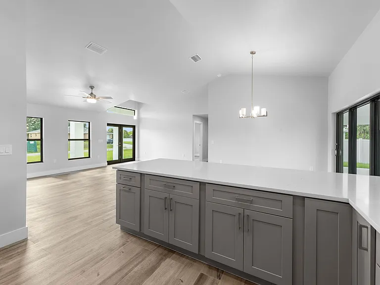 6151 Hershey Ave — Photo 15