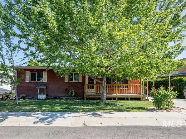 1716 E Lincoln Ave, Nampa, ID 83686