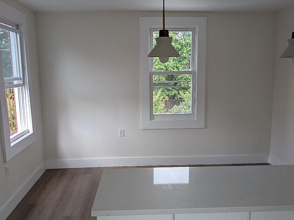 5th image of 470 14th Ave Floor 2