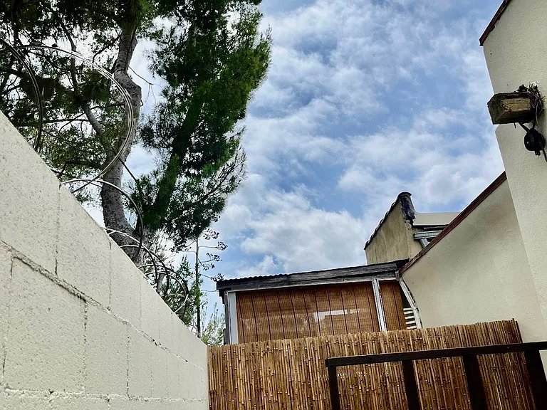 2122 Vista Del Mar Ave #28 — Photo 8