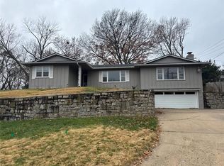 610 NW North Shore Dr, Kansas City, MO 64151