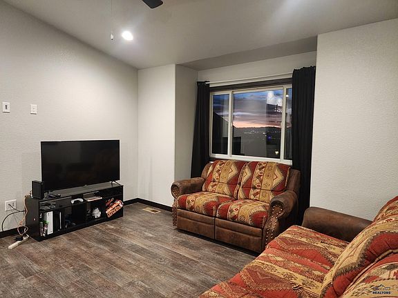 5th image of 718 Braelynn Ln