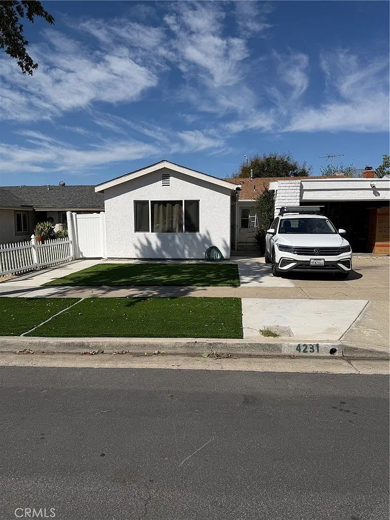 Studio, 420 sqft, $2,295 — Photo 1