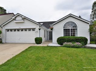 1120 Scarlet Oak Cir, Aurora, IL 60506