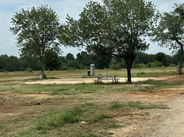 1842 Kelly Rd, Luling, TX 78648