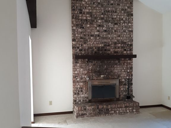 2nd image of 14390 Heywood Ave #14390