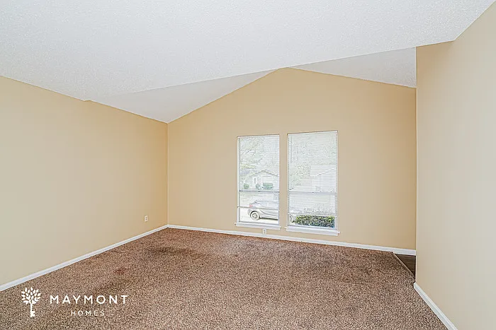 225 Bayberry Rd — Photo 4