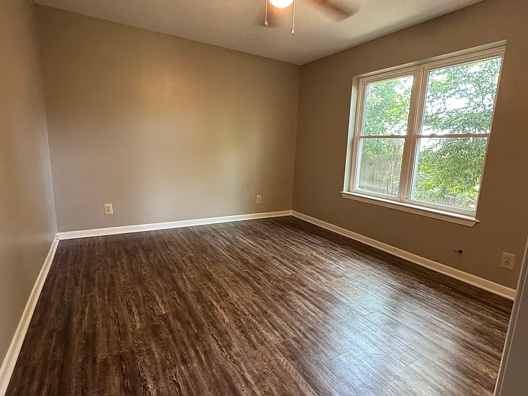 8304 Oxford Dr — Photo 18