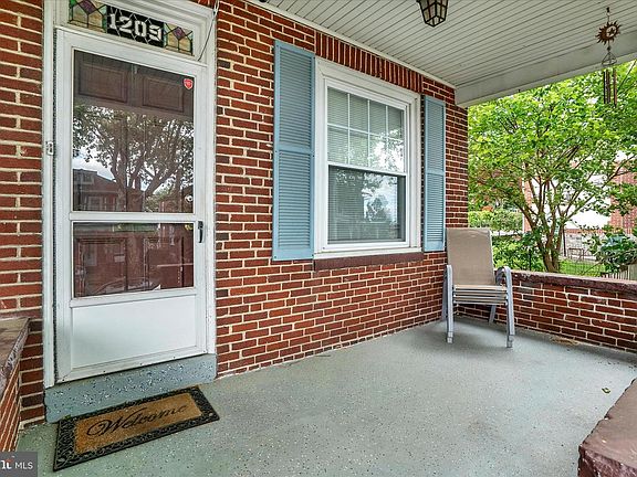 3rd image of 1209 Linden St
