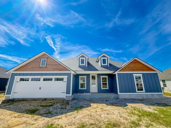 326 Barry Field Cir, Hahira, GA 31632