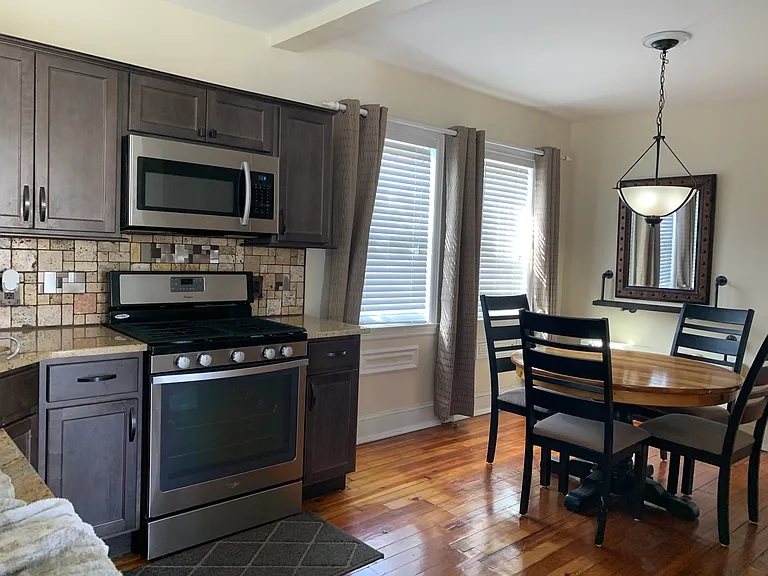 825 E Washington Ave — Photo 9