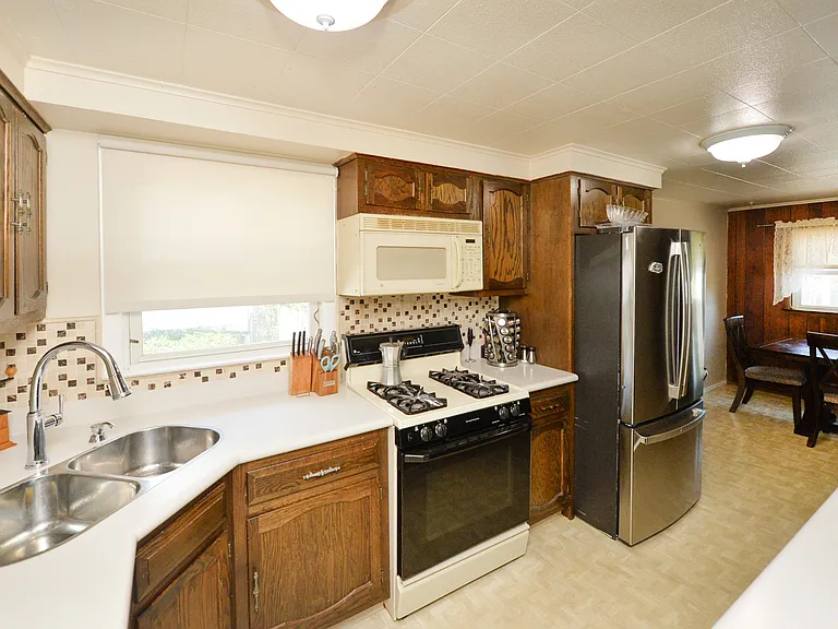 10-02 Mason Pl — Photo 4