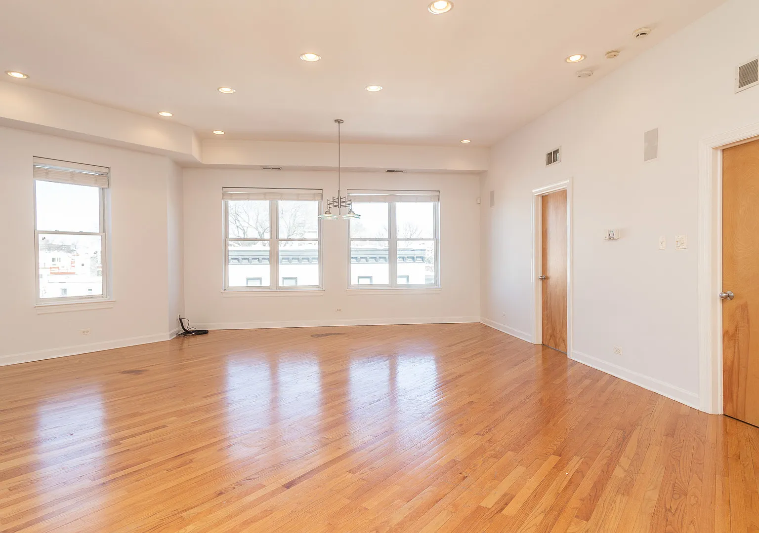 2 bed, 1760 sqft, $5,250 — Photo 4