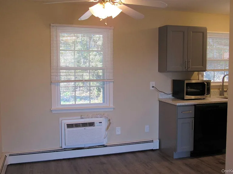37 Alpine Dr #E — Photo 7