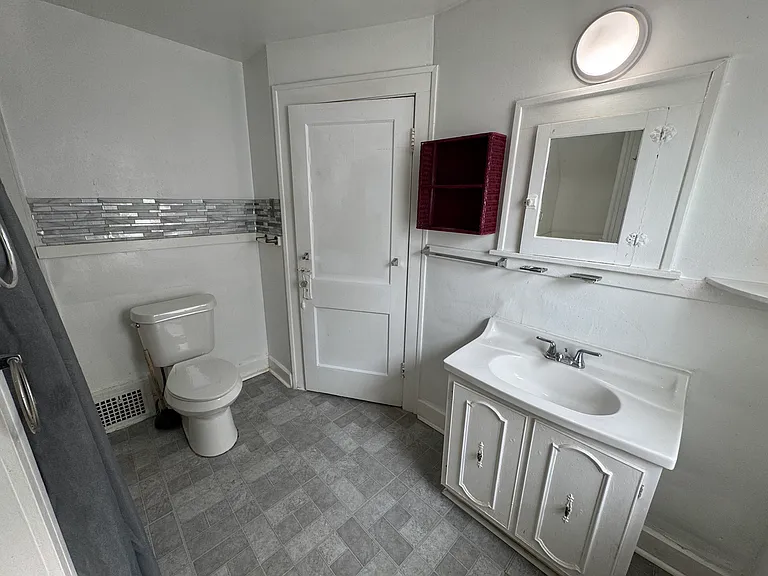 13517 Rugby Rd — Photo 11
