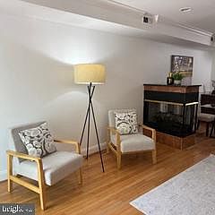 5th image of 1353 C St SE