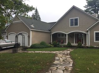 3495 Mahopac Dr, Lake Orion, MI 48360