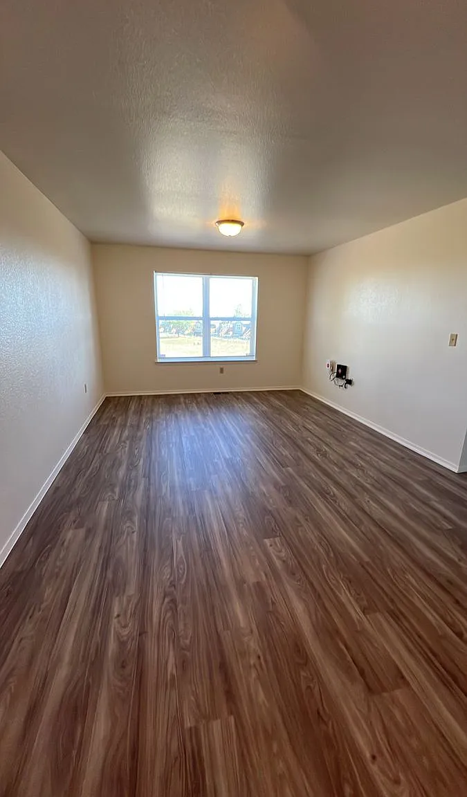 2 bed, 1.5 bath, 1066 sqft, $1,576 — Photo 4
