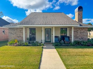 200 Babbling Brook Dr, Lafayette, LA 70506