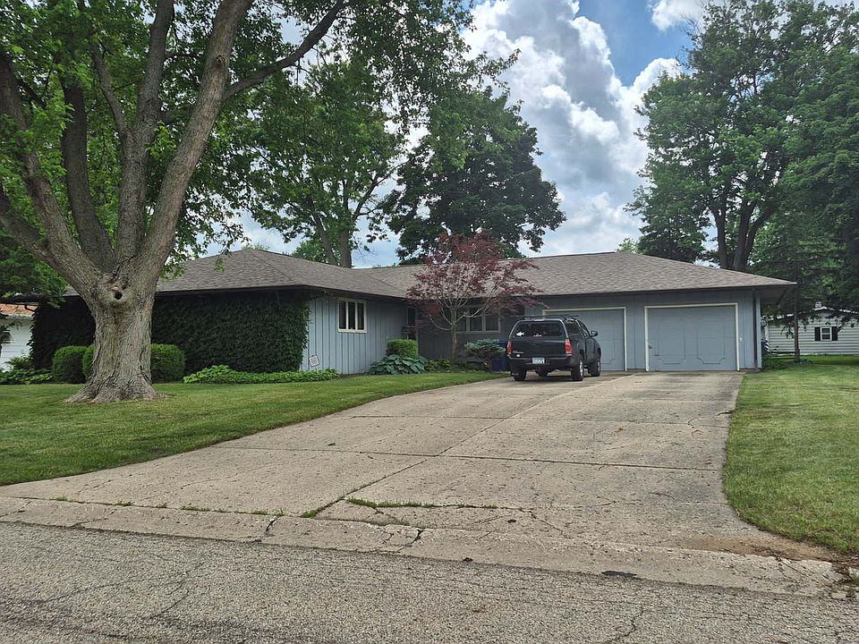 1st image of 627 Shadycrest Dr