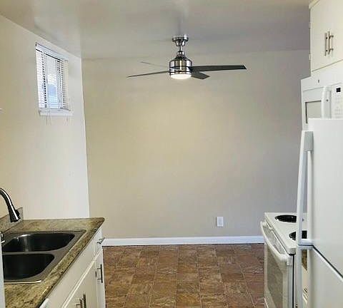 3rd image of 2401 Carlmont Dr