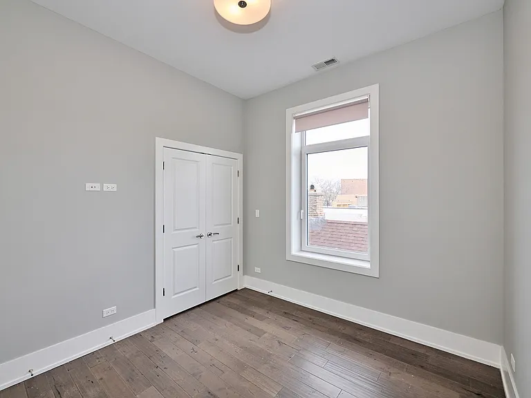 1338 W Cullerton St — Photo 23