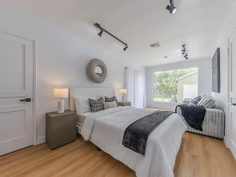 2522 Armacost Ave — Photo 23