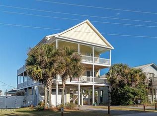 110 Raleigh Ave, Surf City, NC 28445