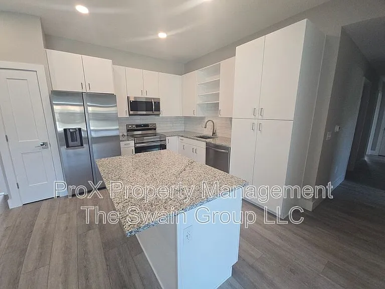 701 Bates Ave SW #202 — Photo 10