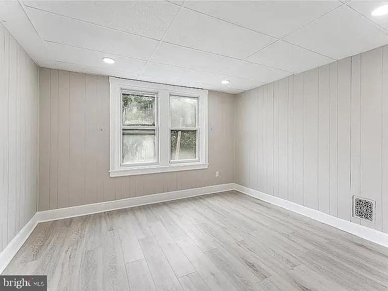 100 W Sharpnack St — Photo 12