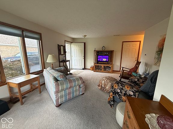 4th image of 1112 Esplanade Ct