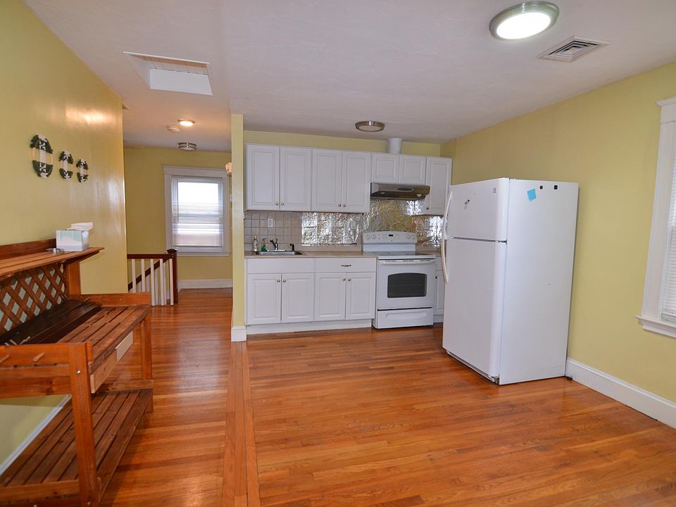 1st image of 549 Hancock St #1