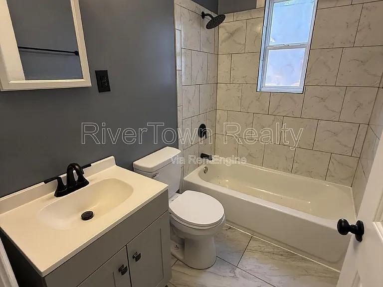 2250 Stovall Ave — Photo 3