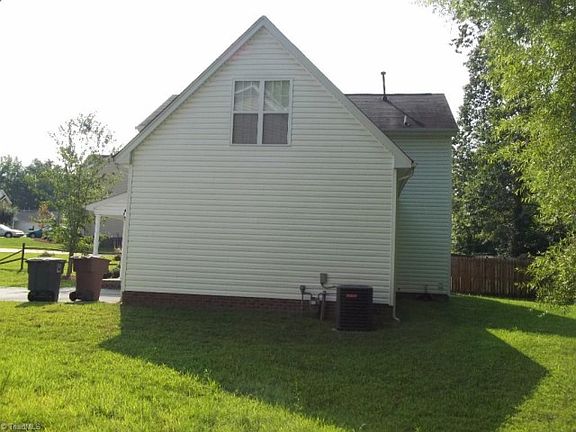 3rd image of 1021 Blazingwood Dr