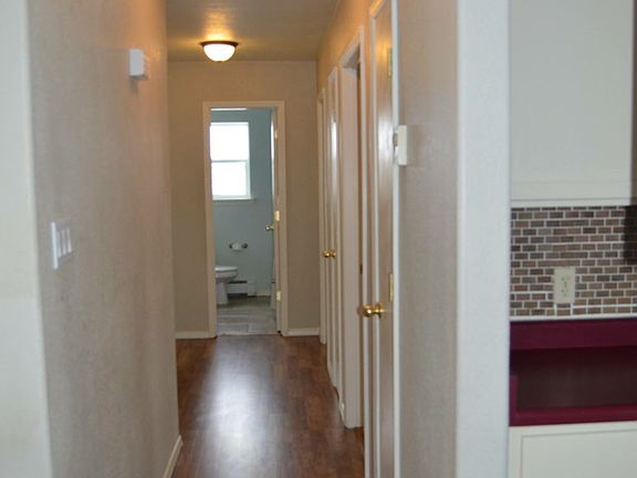 4th image of 5009 Evergreen Dr