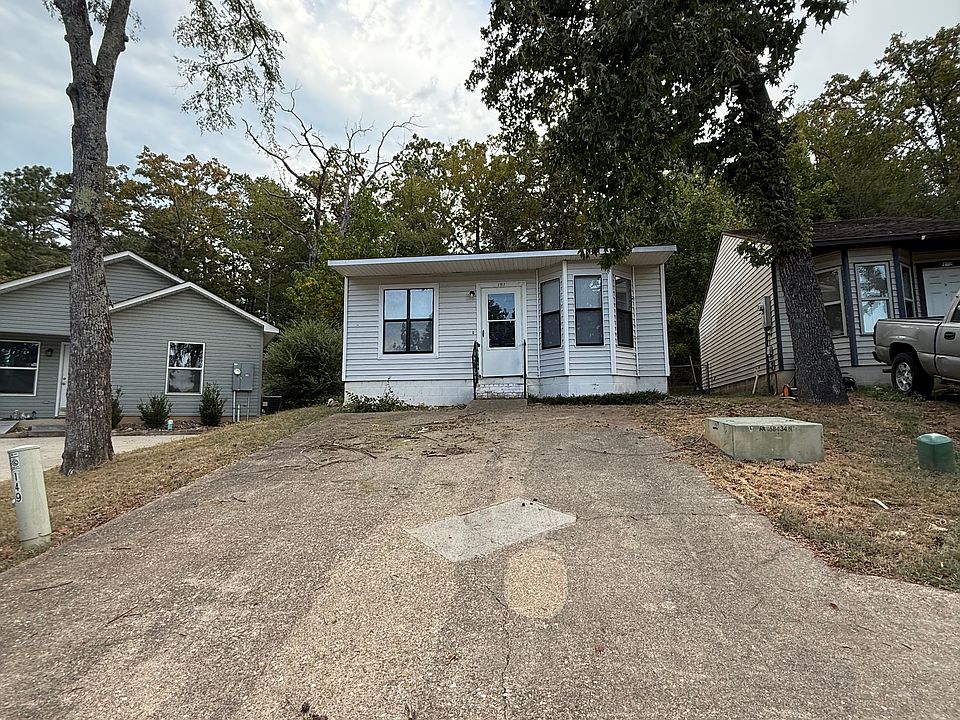 1st image of 151 Chelle St