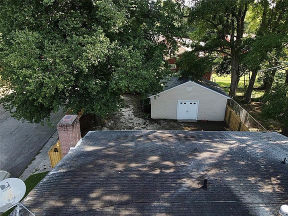 3rd image of 801 Kenwood Ave