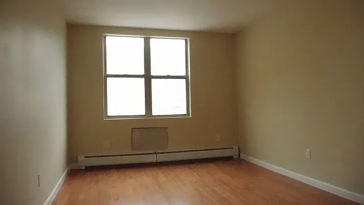 Rented by Metroperty Realty LLC | media 6