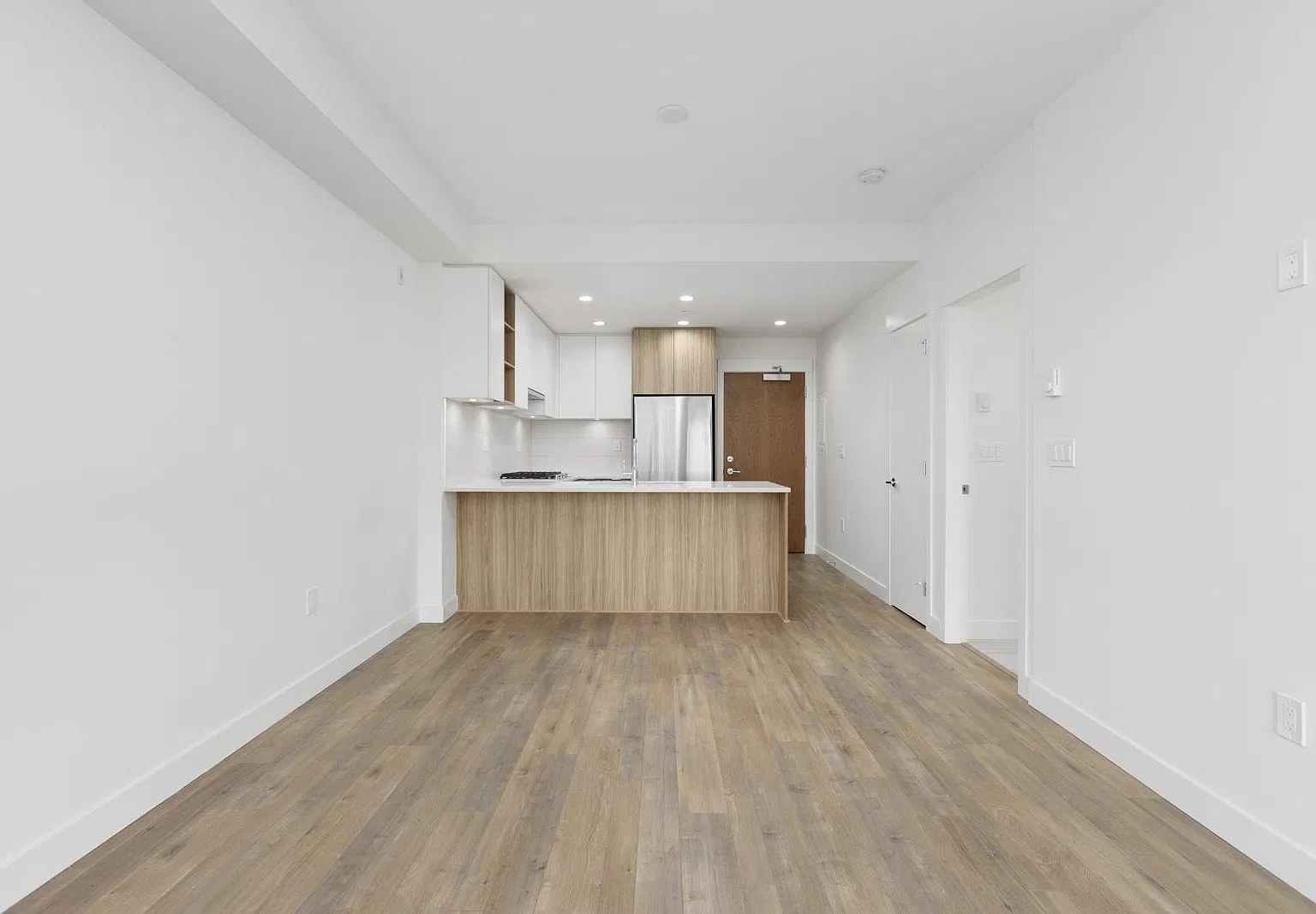 1 bed, 920 sqft, $2,150 — Photo 4