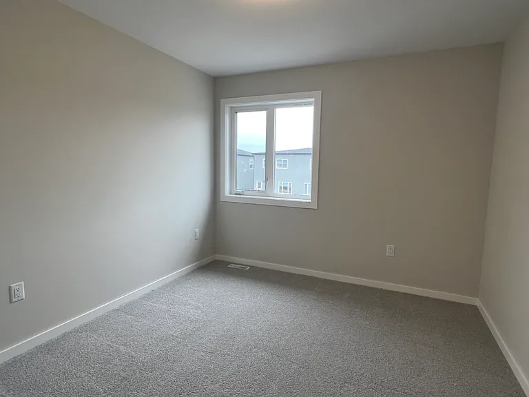 31 Ivy Row #31 — Photo 24