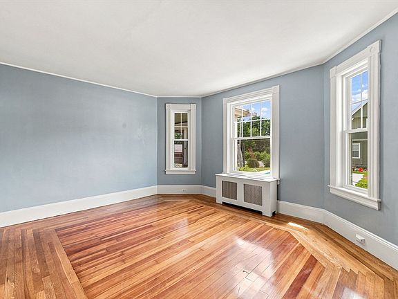 5th image of 15 Hampstead St