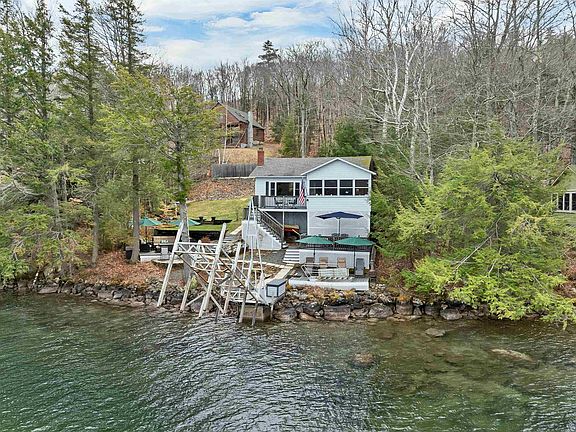 4th image of 360 S Shore Road