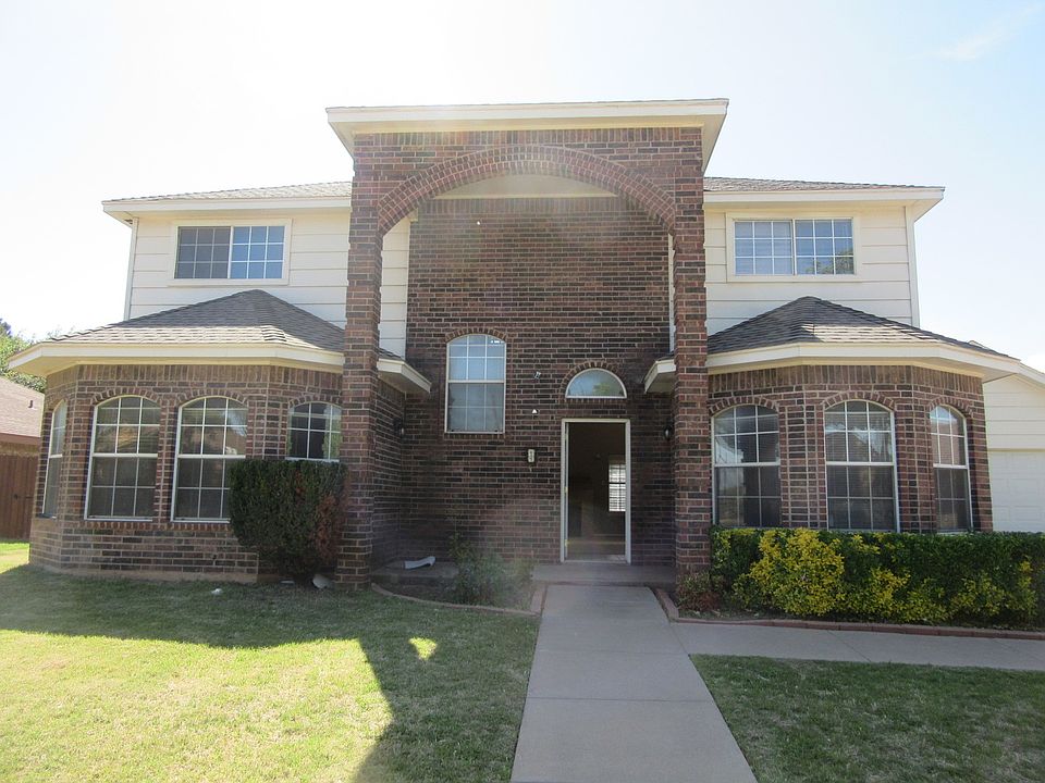 1st image of 44 Hoylake Dr